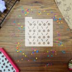 Stencil temática  Huellas y huesitos