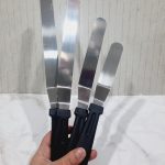 Espatula de metal escalonada de 15 cm mango negro