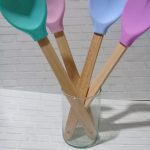 Espatula cuchara corazón de silicona con mango de madera