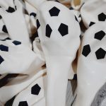 Globos estampados x 10 unidades pelota  gajos blancos y negros