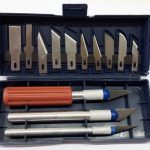 Cortante cutter o bisturí con hojas de repuesto set de 13 piezas