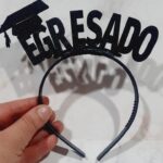 Vincha egresados con frase EGRESADO en goma eva