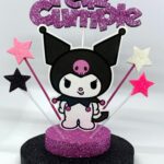 Adorno para torta base redonda Kuromi