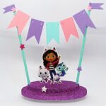 Adorno para torta con banderín Gaby y sus muñecas