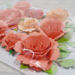 Set de 9 flores de cartulina con hojas tamaños combinados color SALMON