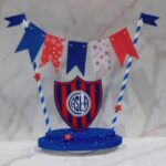 Adorno para torta con banderín San Lorenzo