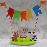 Adorno para torta con banderín animalitos de la granja.