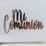 Frase acrilico espejada frontal dorado MI COMUNION 10 cm