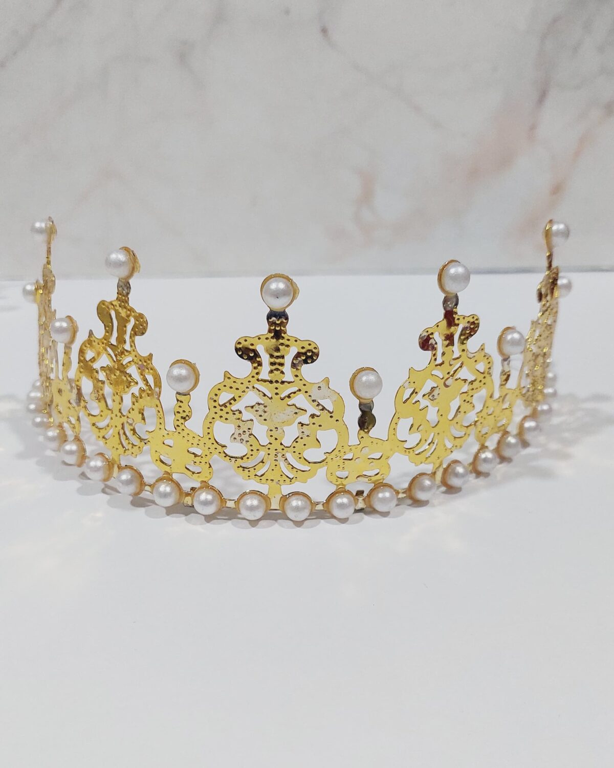 tiara de metal con perlas 3 jpg scaled